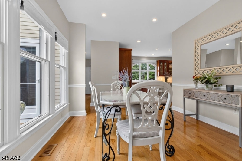 2 Glencree Ln