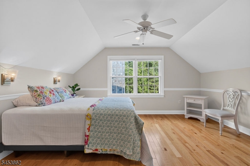 2 Glencree Ln