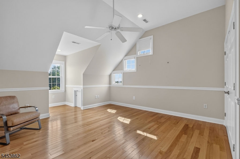 2 Glencree Ln