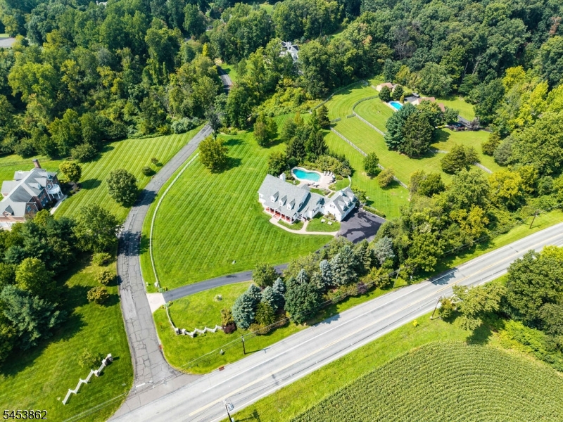 2 Glencree Ln