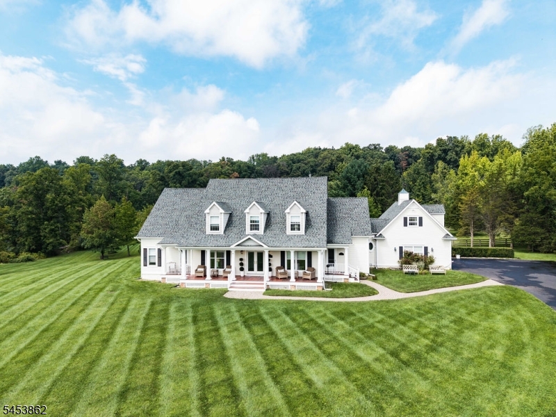 2 Glencree Ln