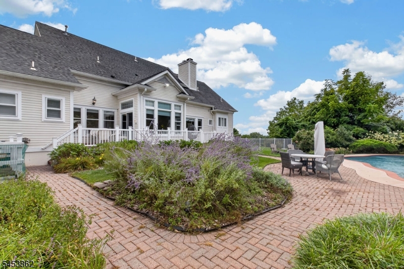 2 Glencree Ln