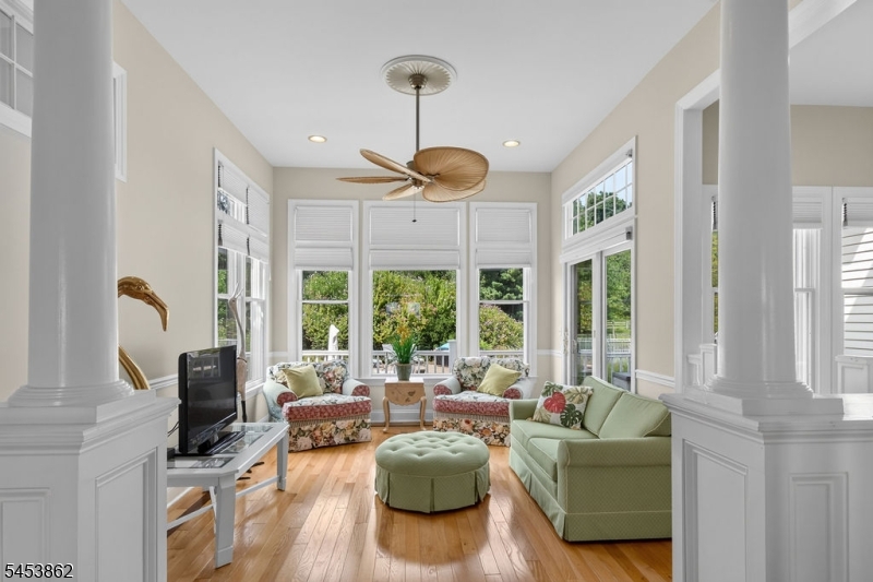 2 Glencree Ln