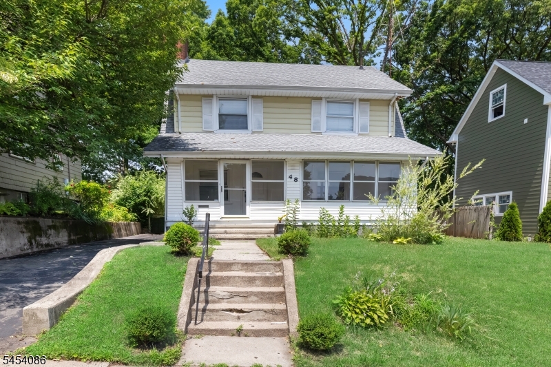 48 Laurel Ave