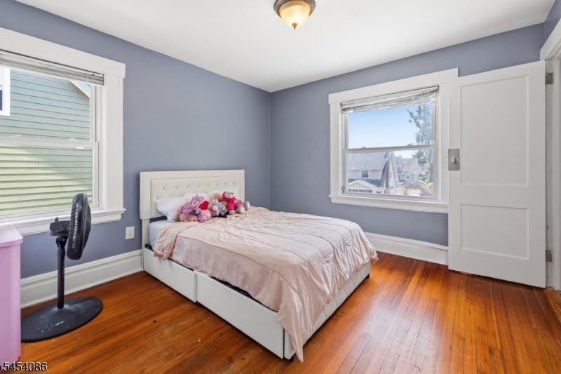 48 Laurel Ave
