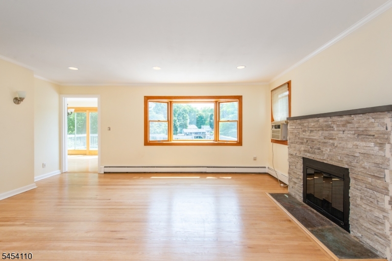235 Skyline Lake Dr