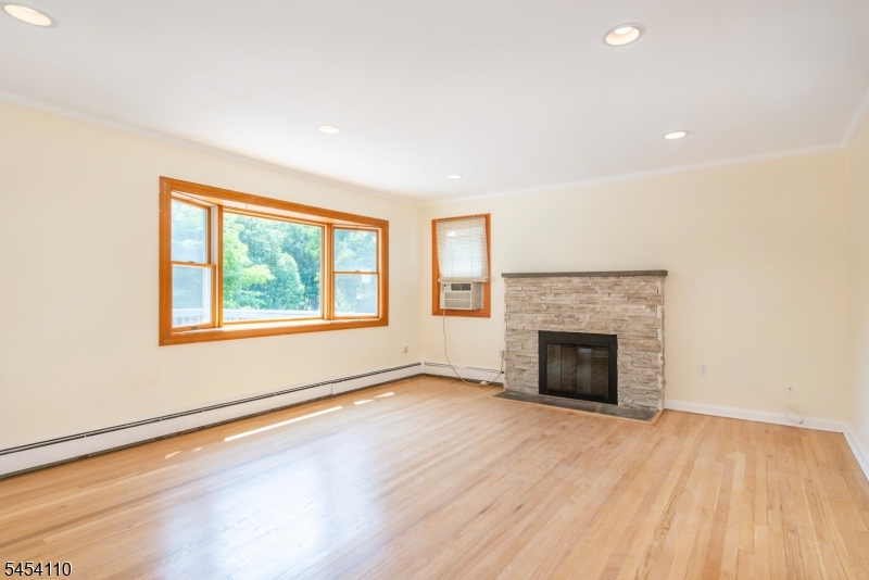235 Skyline Lake Dr