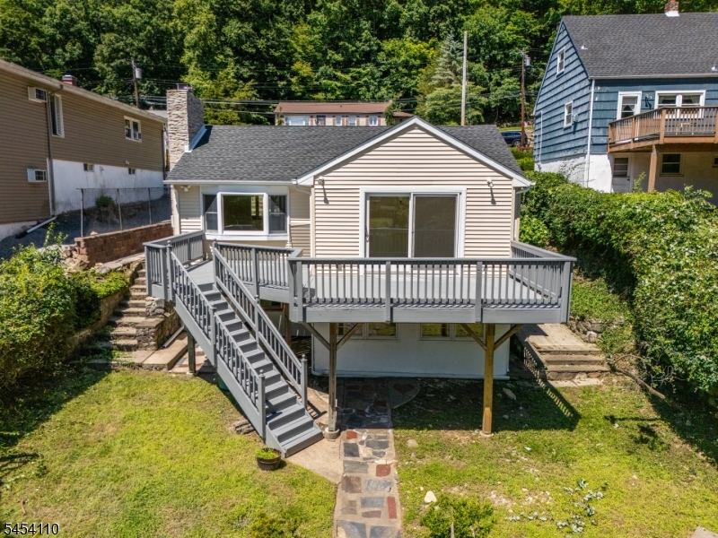 235 Skyline Lake Dr