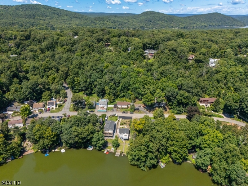 235 Skyline Lake Dr