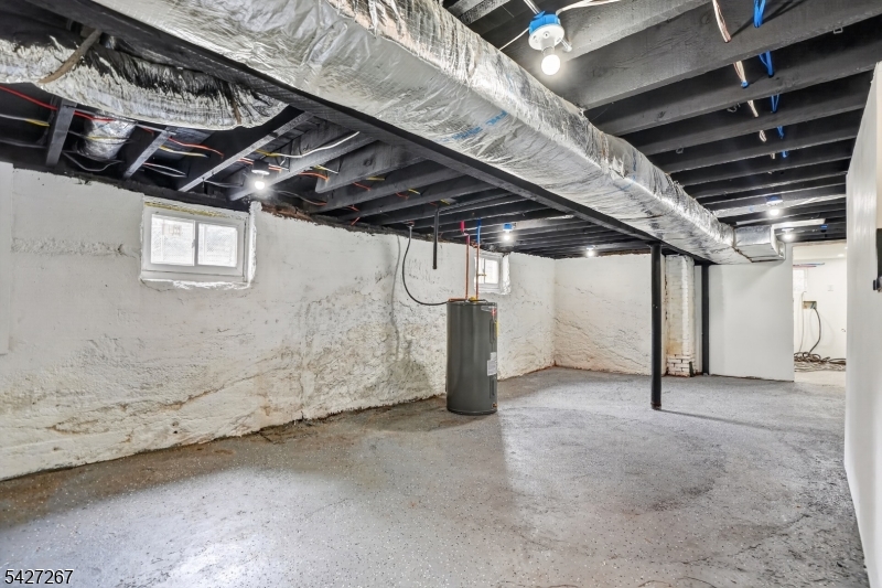 33 Race St