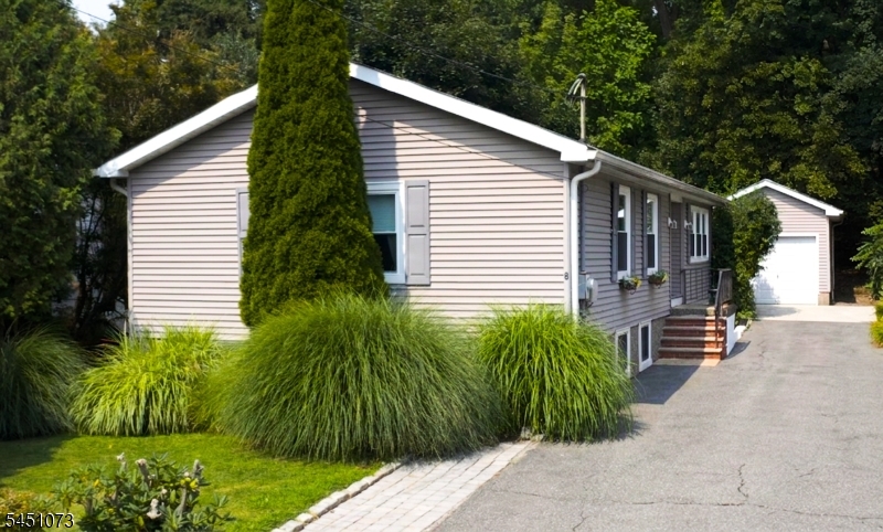 8 Martin Rd