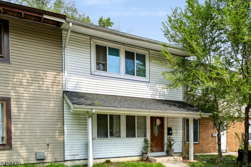 714 E Elm Ave
