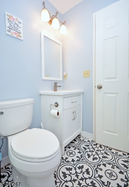 22 Center St