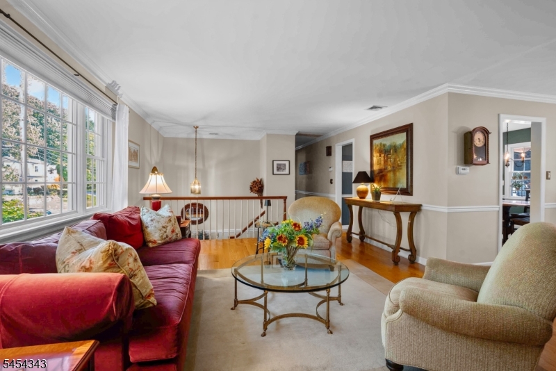 109 Vreeland Rd