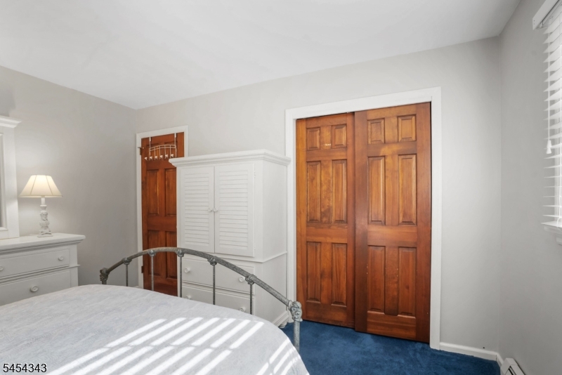 109 Vreeland Rd