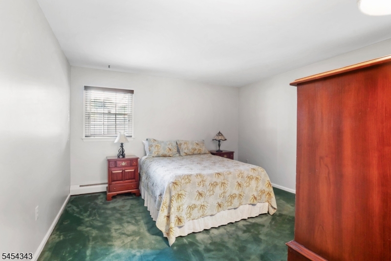 109 Vreeland Rd