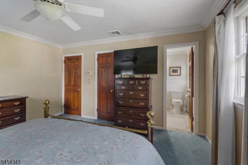 109 Vreeland Rd