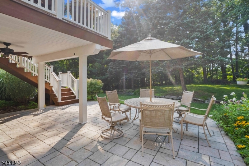 109 Vreeland Rd