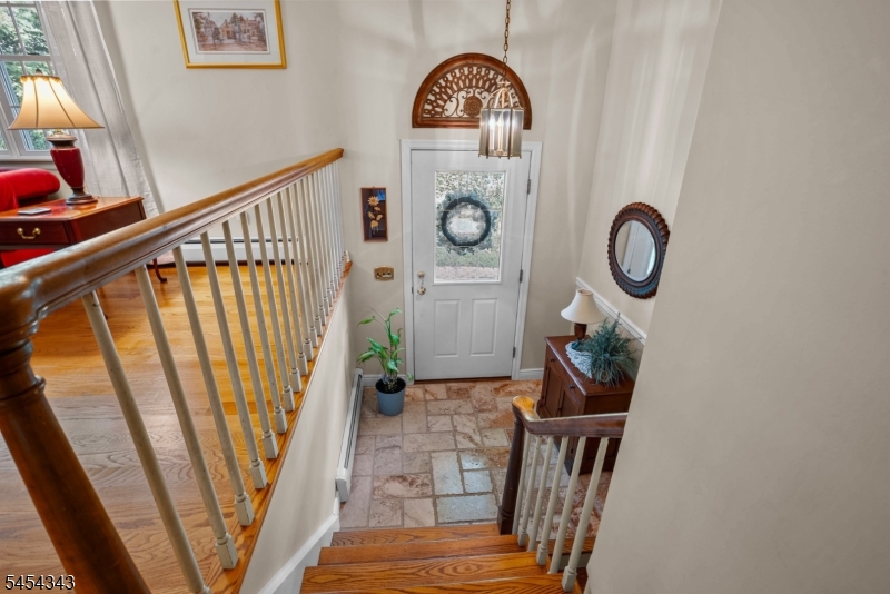 109 Vreeland Rd