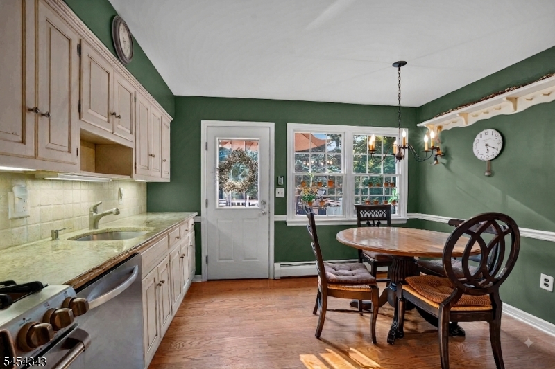 109 Vreeland Rd
