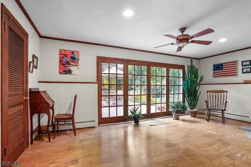 109 Vreeland Rd