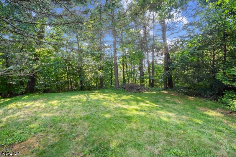 109 Vreeland Rd