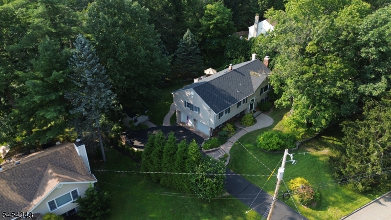 109 Vreeland Rd