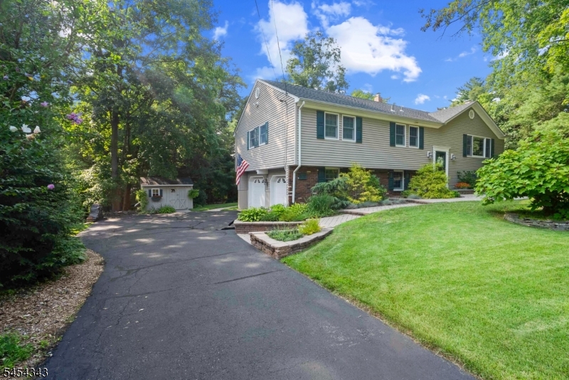 109 Vreeland Rd