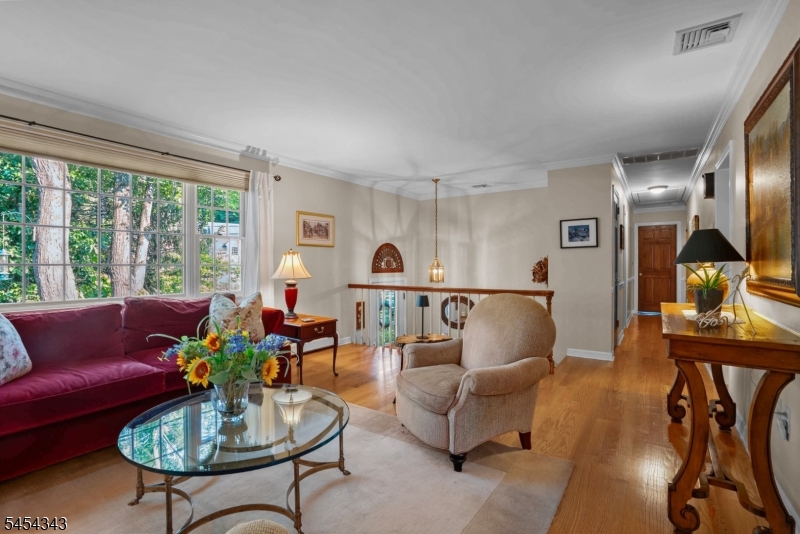 109 Vreeland Rd