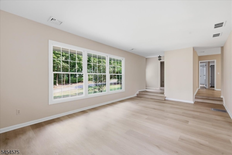 27 Inwood Rd