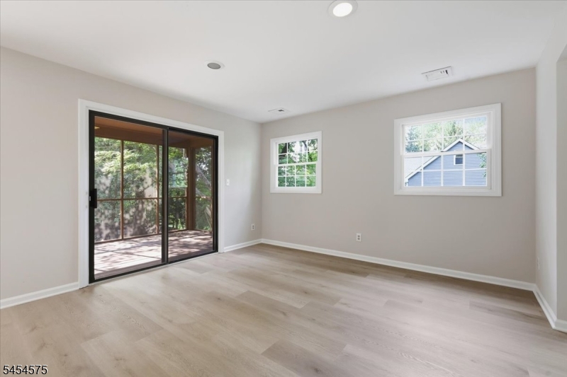 27 Inwood Rd