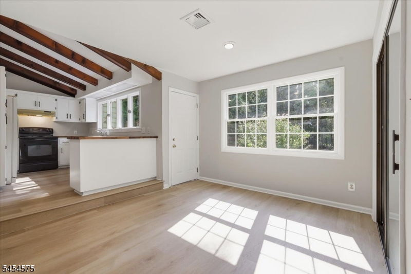 27 Inwood Rd