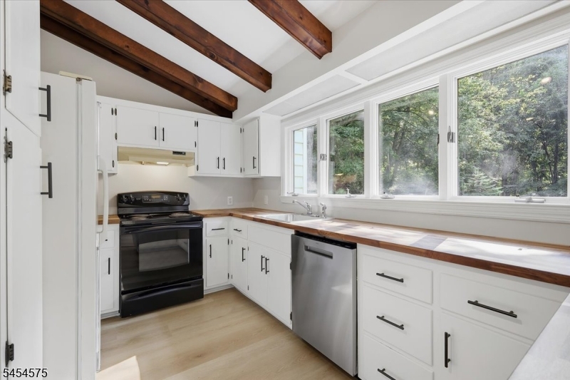 27 Inwood Rd