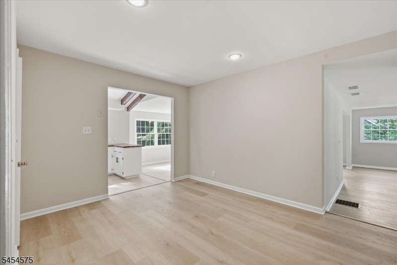 27 Inwood Rd