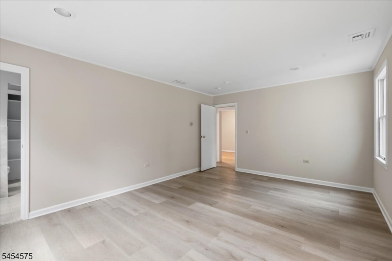 27 Inwood Rd