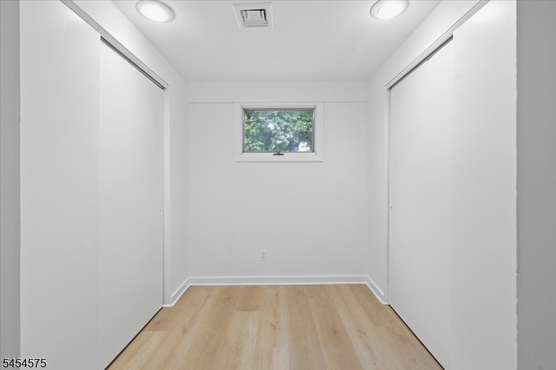 27 Inwood Rd