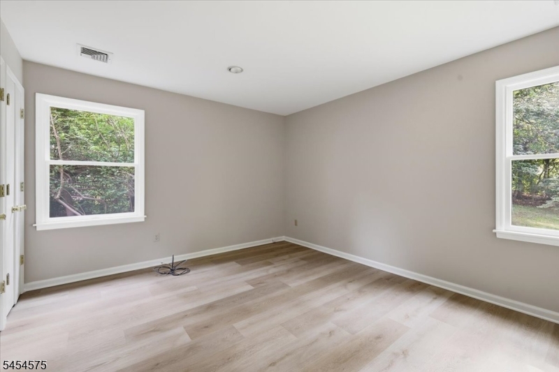 27 Inwood Rd