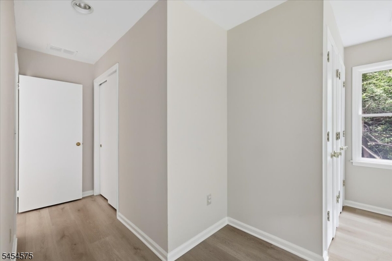 27 Inwood Rd
