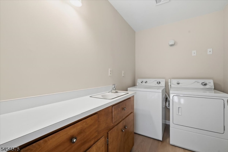 27 Inwood Rd