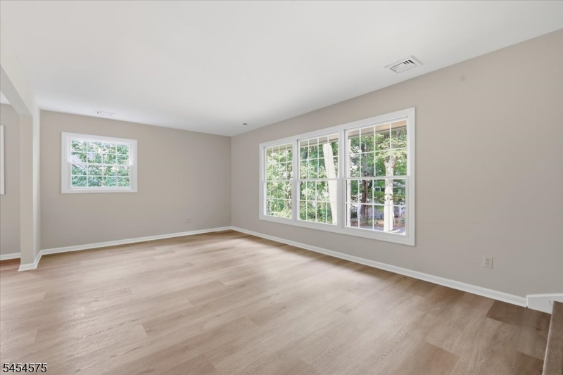 27 Inwood Rd