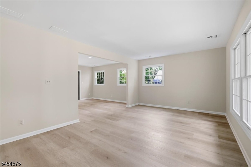 27 Inwood Rd