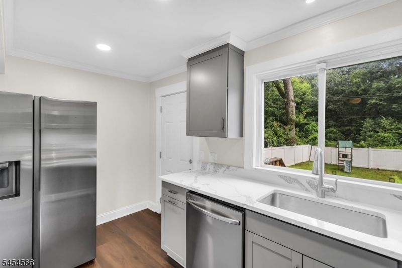 7 Birchwood Dr