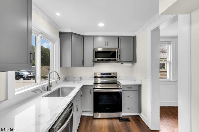 7 Birchwood Dr