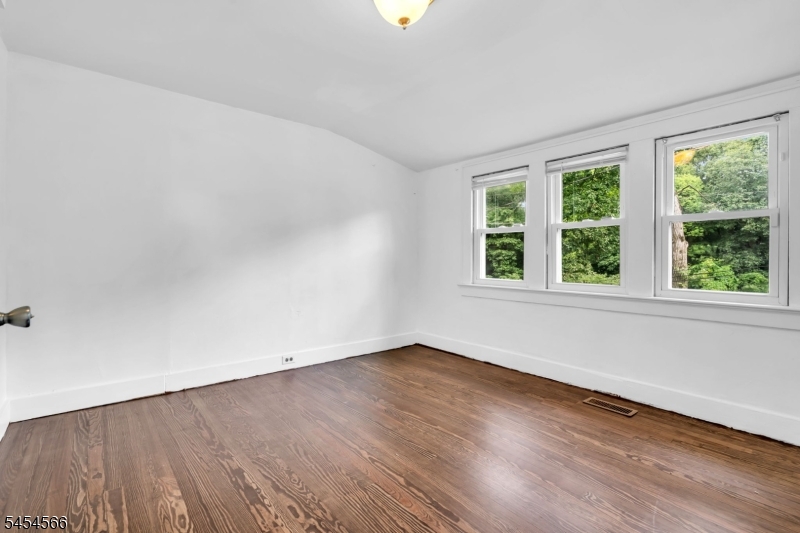 7 Birchwood Dr