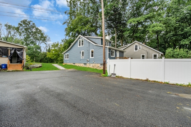 7 Birchwood Dr