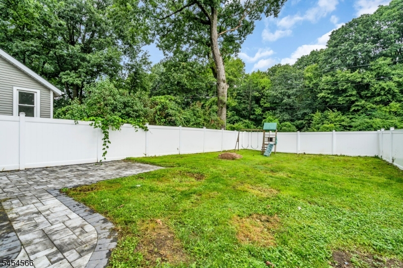 7 Birchwood Dr