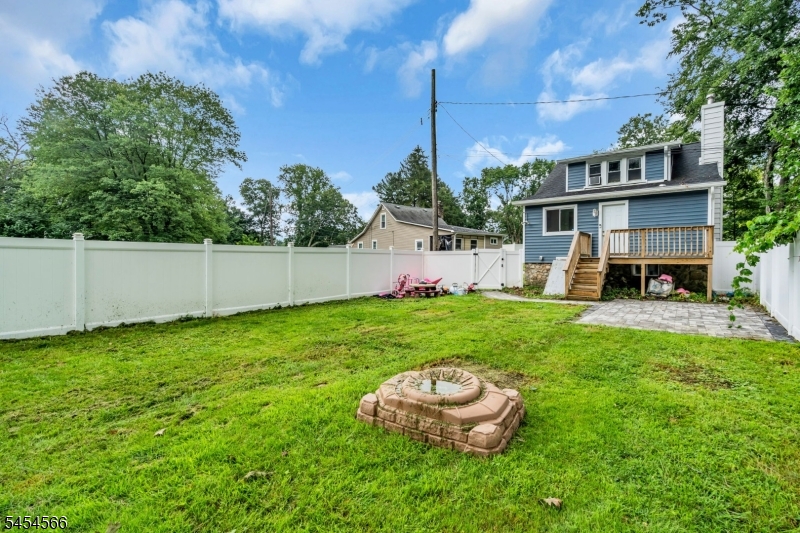 7 Birchwood Dr