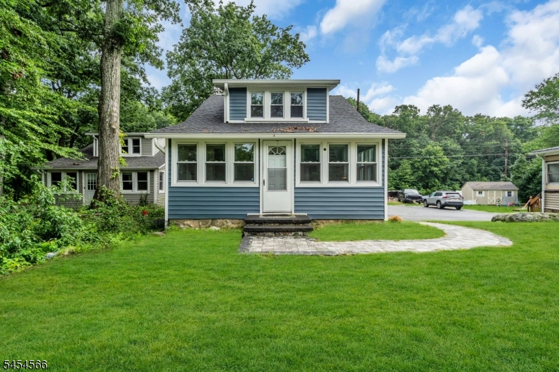 7 Birchwood Dr