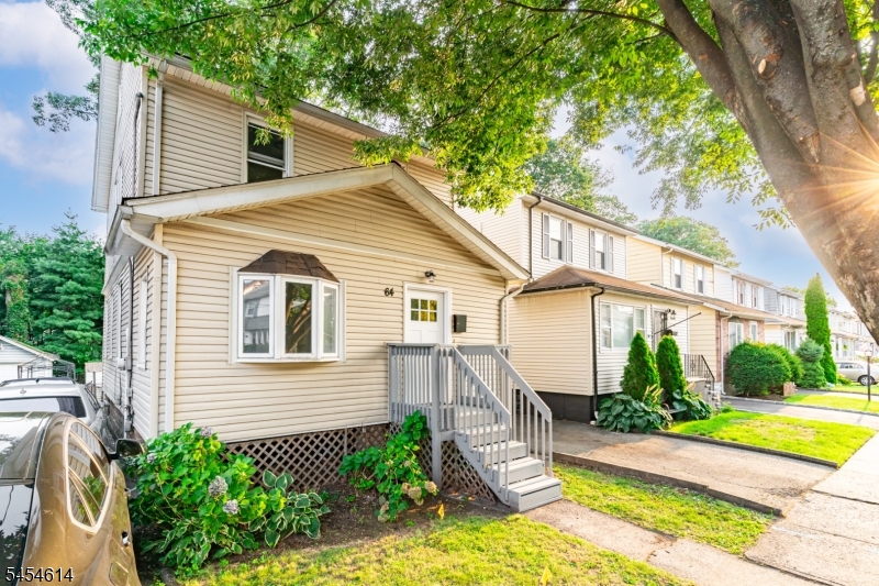 64 E Almira St