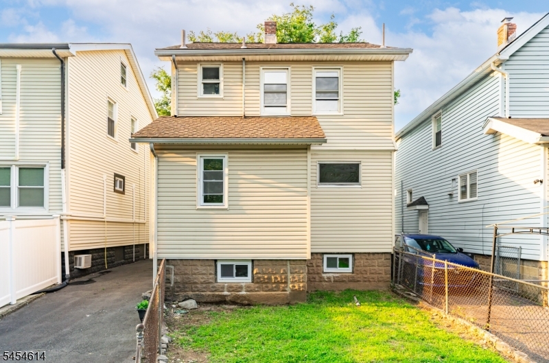 64 E Almira St